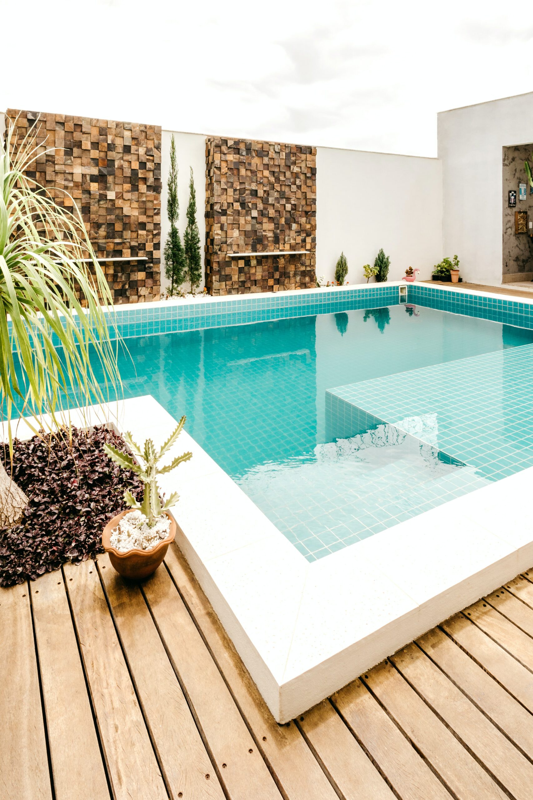 Best Small Pools for Small Yards | Blue Ocean Pool Service | Blue